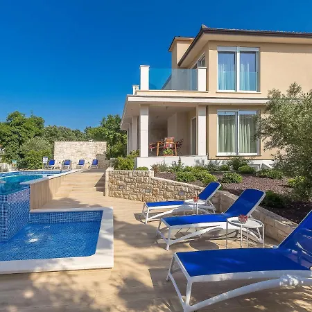 Roko By Interhome