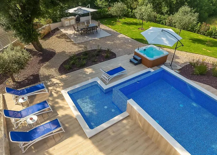 Roko By Interhome Sveti Anton